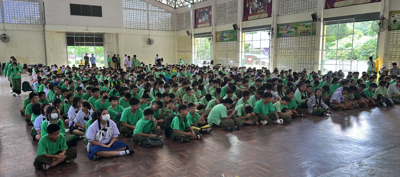 Students at Thepsurin High School Safe Journey Outreach